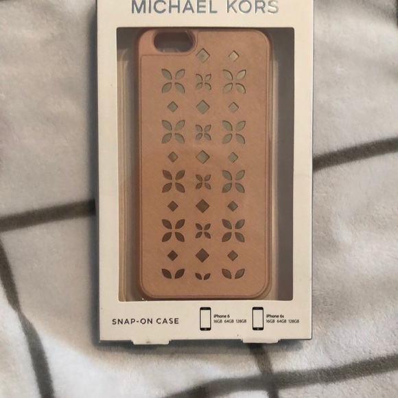 (BRAND NEW) Michael Kors IPhone 6/6s case - Picture 5 of 9
